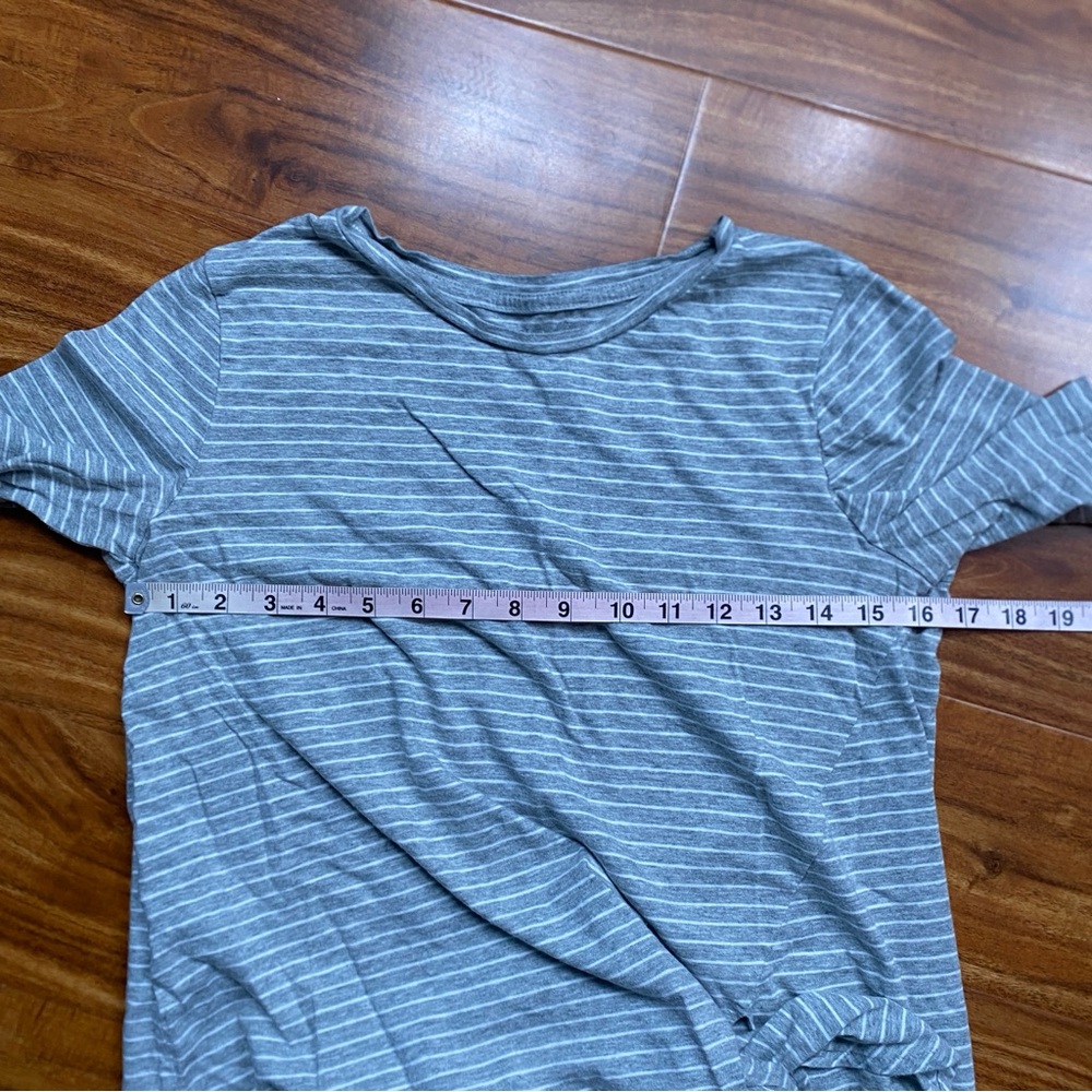 Banana Republic Women's Gray White Stripe Tie Front T-Shirt Size Small Casual - Picture 12 of 14